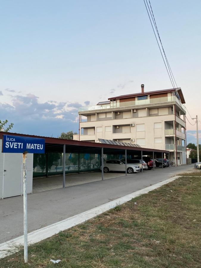 Villa Leona Palushaj Donji Stoj Zewnętrze zdjęcie